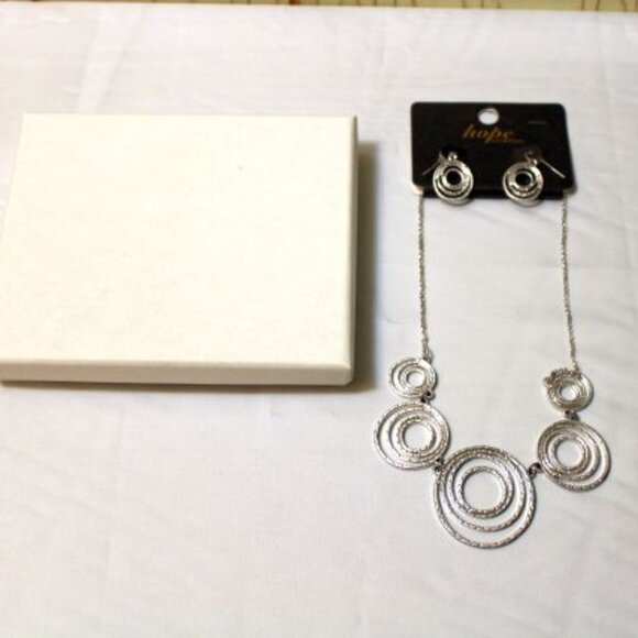 Women's Hope Collection Necklace & Earring Set - New - Picture 2 of 4
